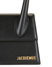 Laden Sie das Bild in den Galerie-Viewer, Jacquemus Le Chiquito Moyen Shoulder Bag