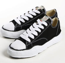 Load image into Gallery viewer, Maison Mihara Yasuhiro Peterson OG Sole Canvas